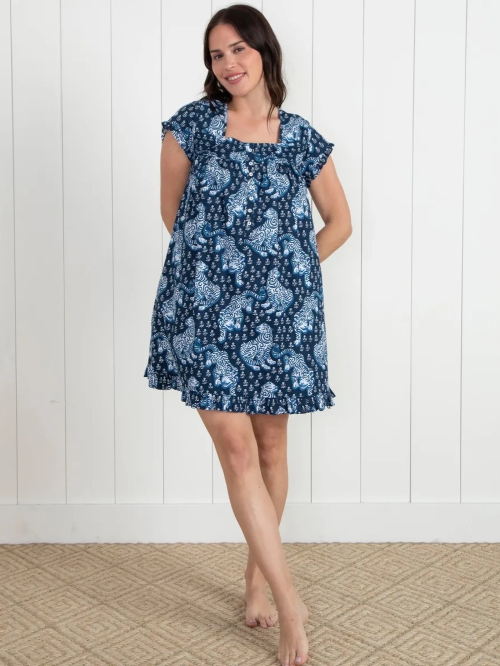 Printfresh Sleep Shirt in Tiger Queen Nightgown Size S Blue